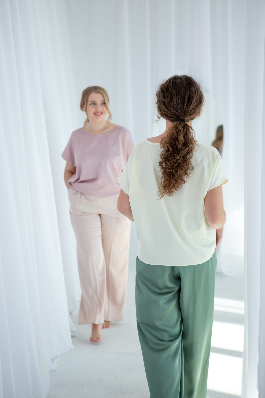 Hodvábny top Luiza od FAYNA