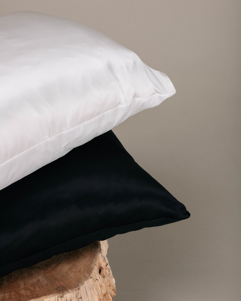 Hodvábna obliečka na vankúš od ANMIREPOSE