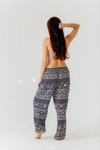 Voľné jogové nohavice "Ethno-rose Navy" RAO unisex