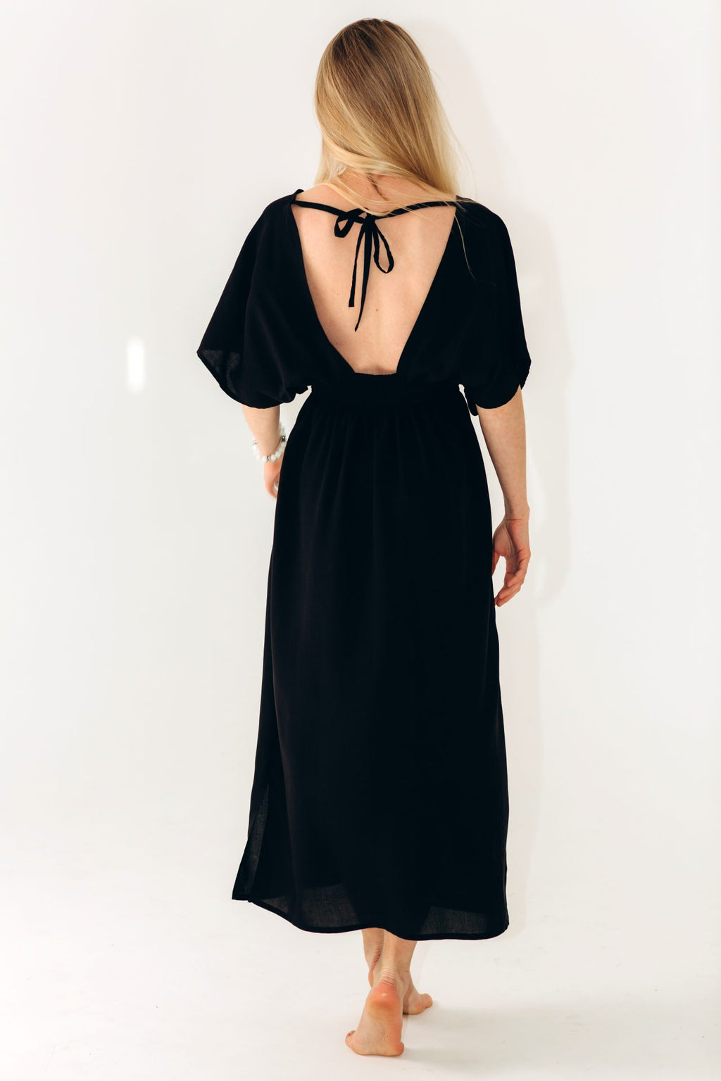 Чорна сукня з V-подібним вирізом "Tiara" RAO