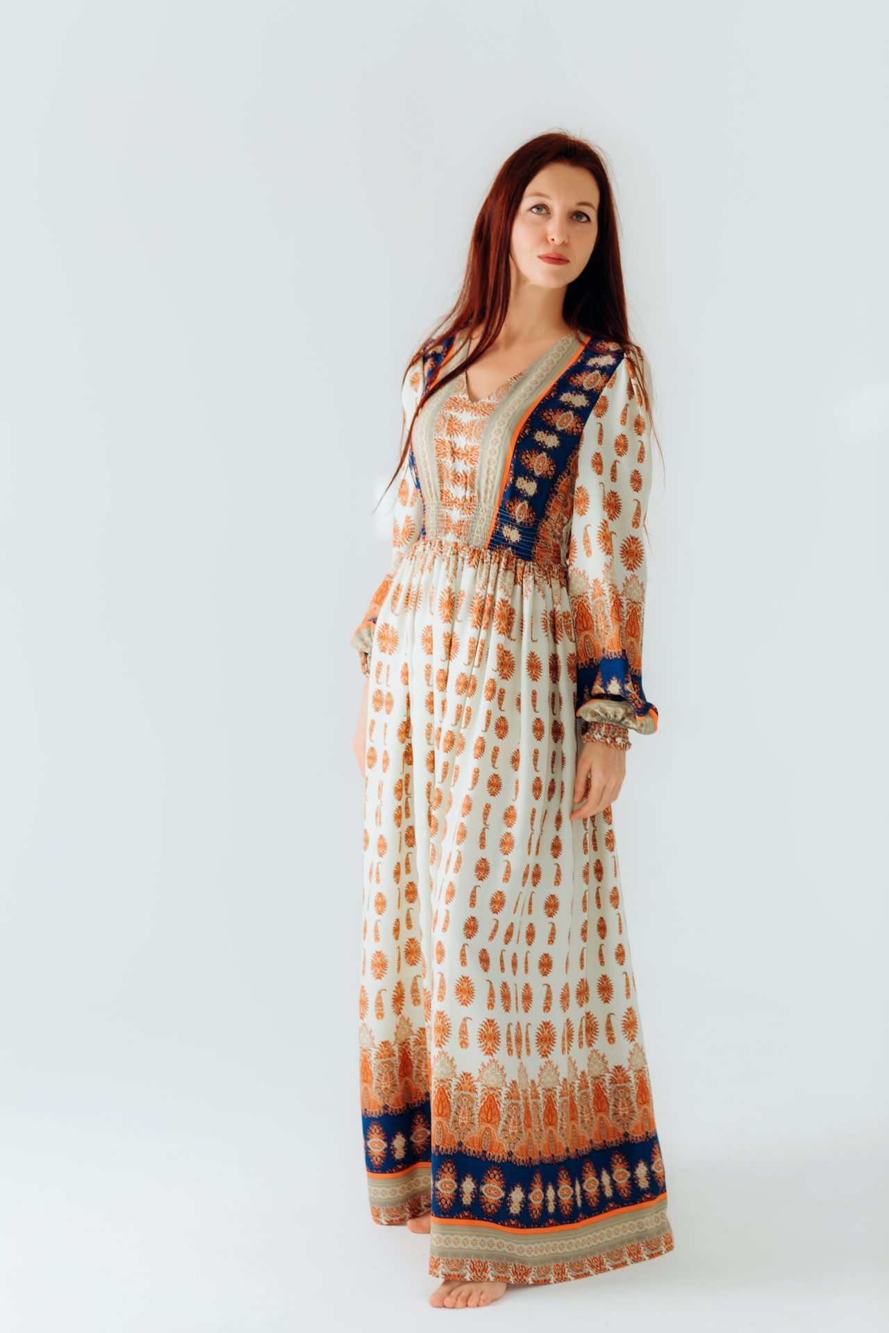 Dlhé dámske šaty s rukávmi "Tropická harmónia" RAO