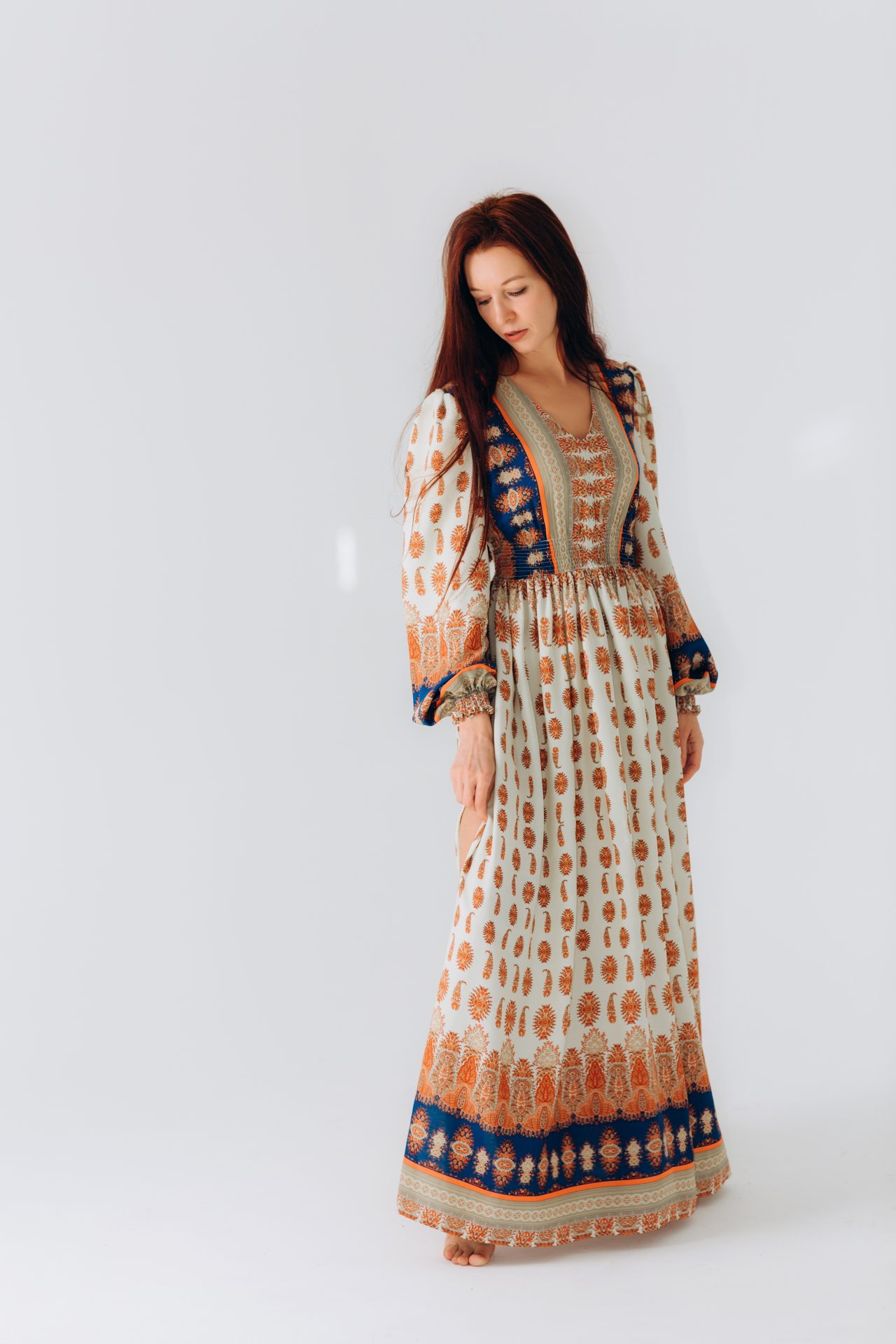 Dlhé dámske šaty s rukávmi "Tropická harmónia" RAO