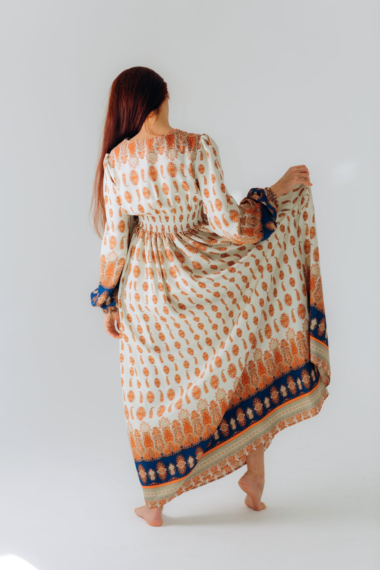 Dlhé dámske šaty s rukávmi "Tropická harmónia" RAO