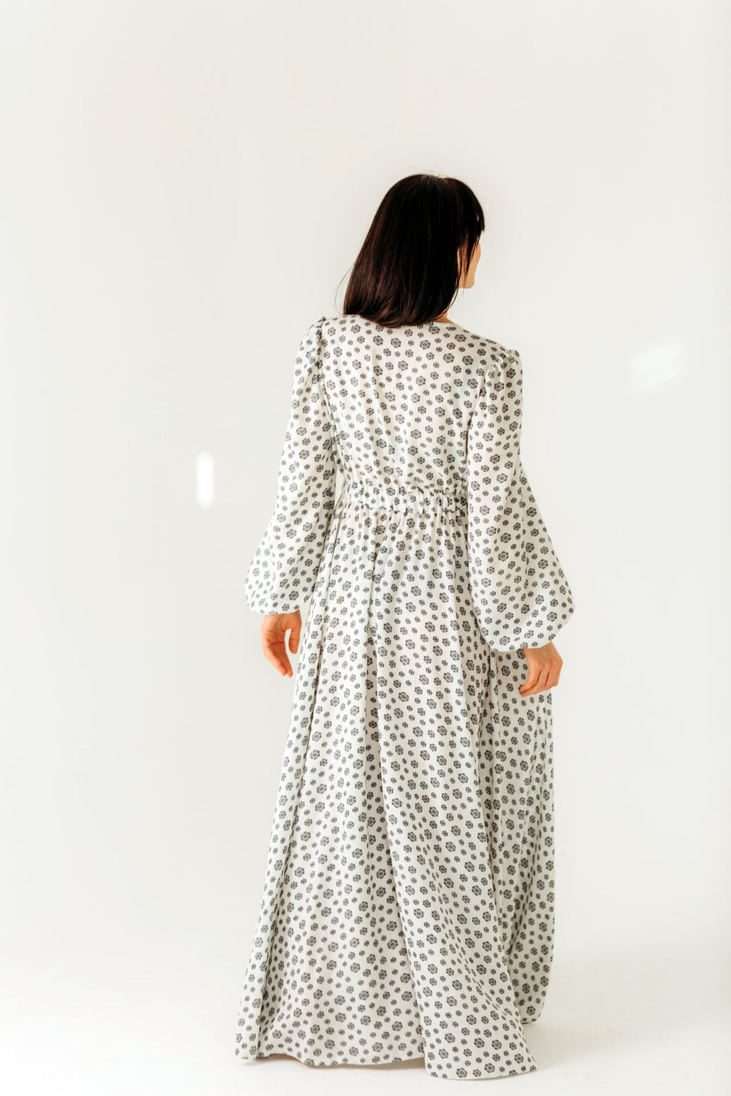 Довга сукня з рукавом "Ivory dreams" RAO