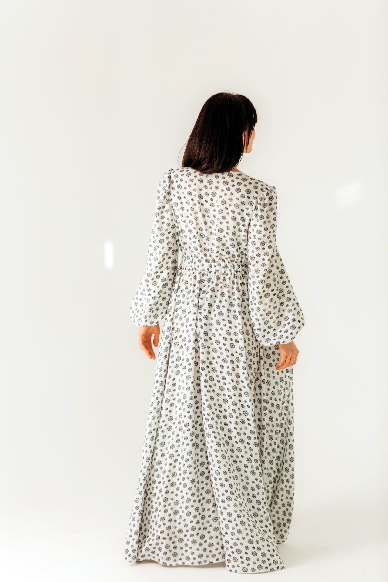 Dlhé šaty s rukávmi "Slonovinové sny" RAO