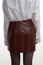 Hnedá sukňa zo syntetickej kože BRU