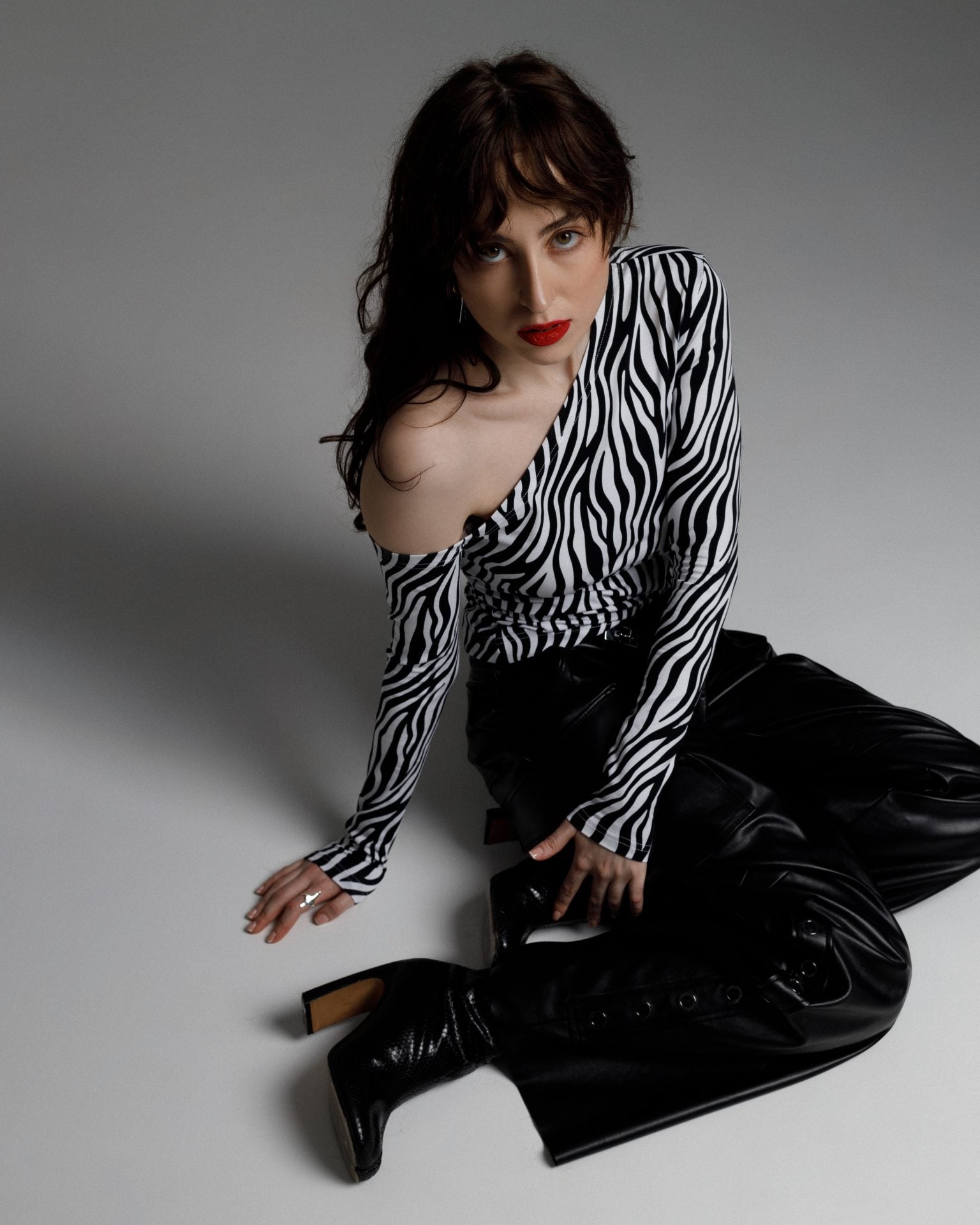 Лонгслів подовжений, в 4-х кольорах BRU