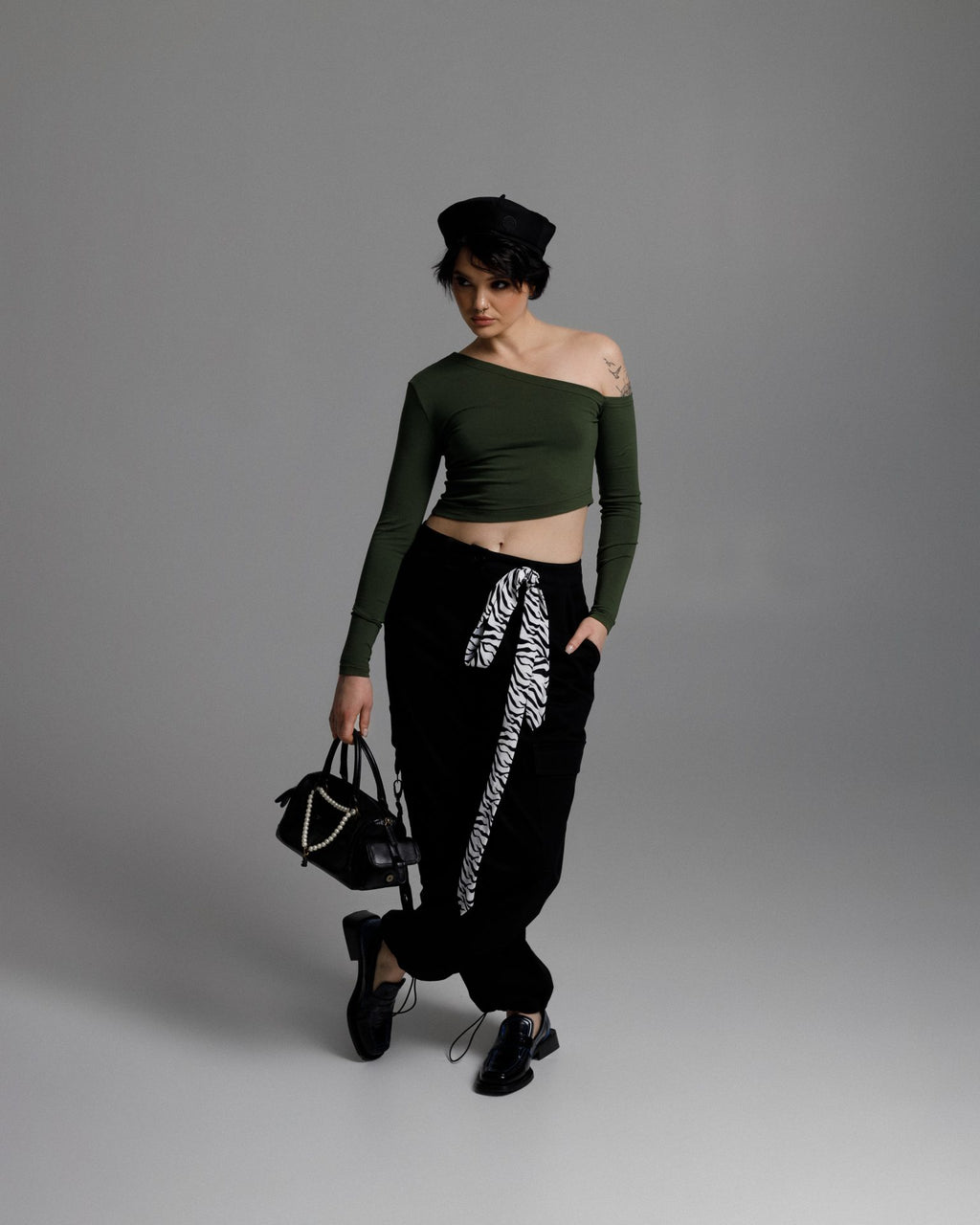 Skrátený top s dlhým rukávom, v 3 farbách BRU