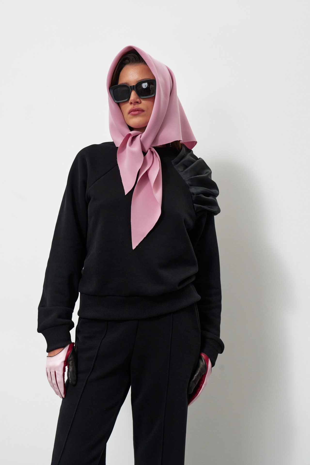 Чорний костюм преміум діагональ з велюровим ефектом від KA.EL