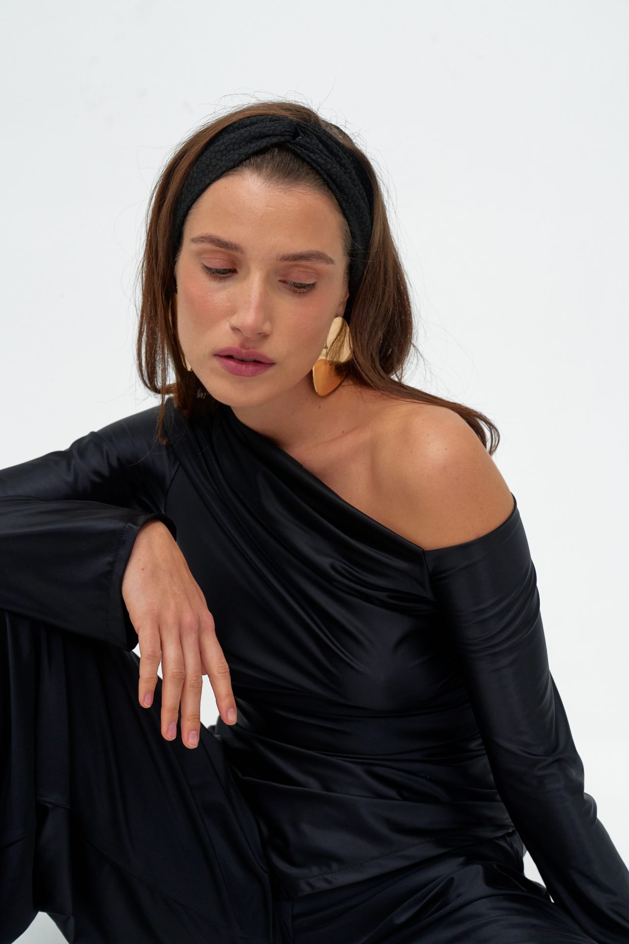 Чорний комплект із топом та широкими штанами від KA.EL