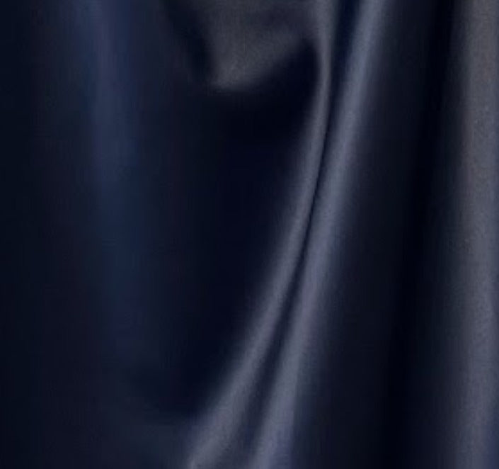 Шовковий топ Swan від FAYNA