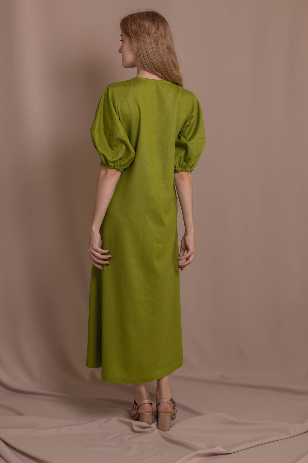 Сукня А-силуету з кропиви, колір оливковий від VIRA APPAREL