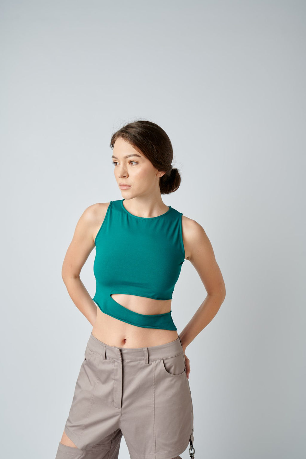 Asymetrický top, 8 farieb BRU