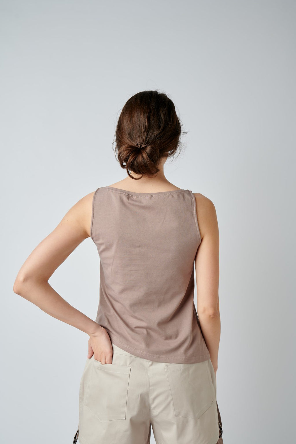 Asymetrické tričko, 4 farby BRU