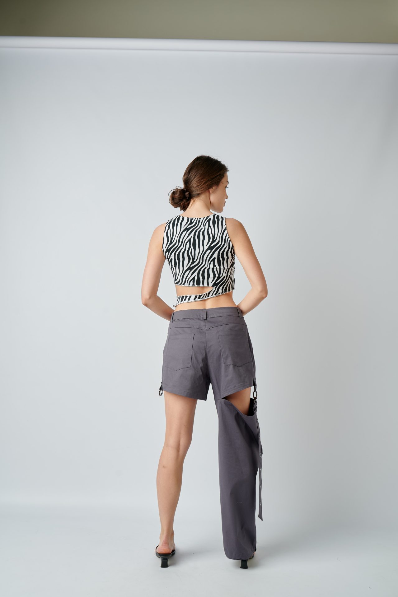 Asymetrický top, 8 farieb BRU