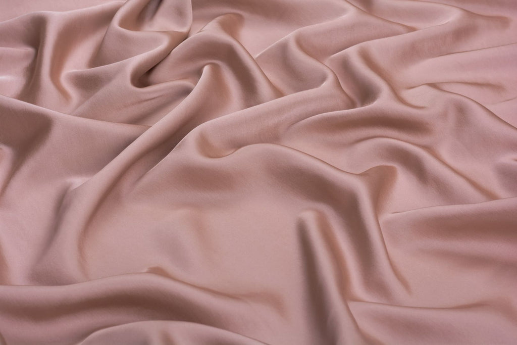 Hodvábna midi sukňa Fayna od FAYNA