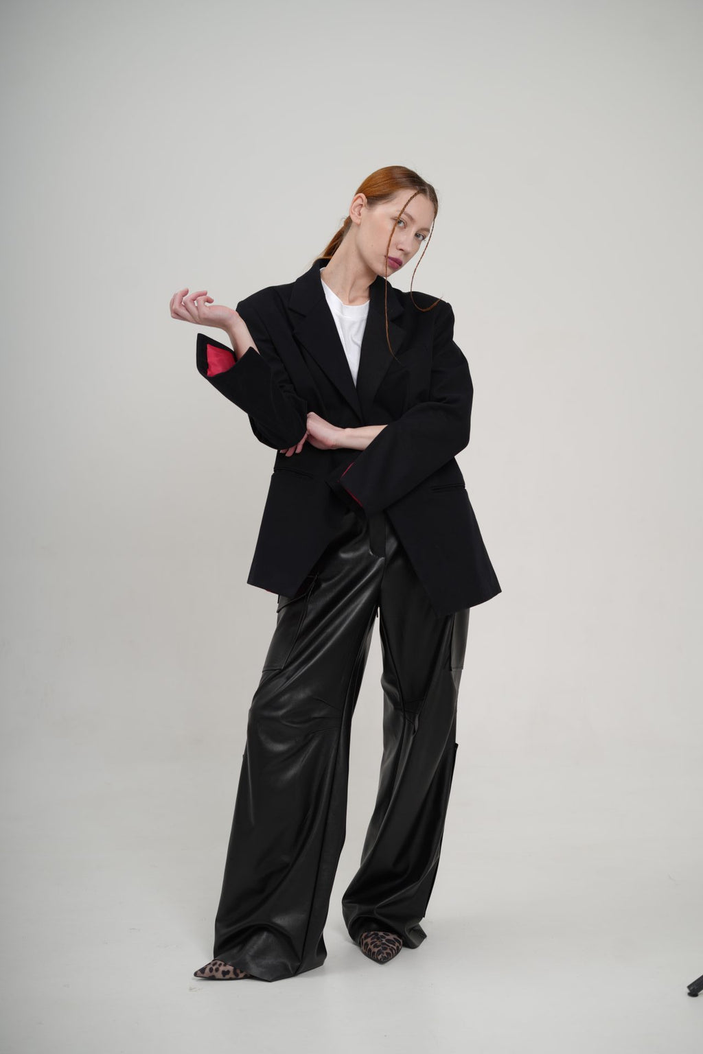 Bunda s rozparkami na rukávoch, čierna BRU