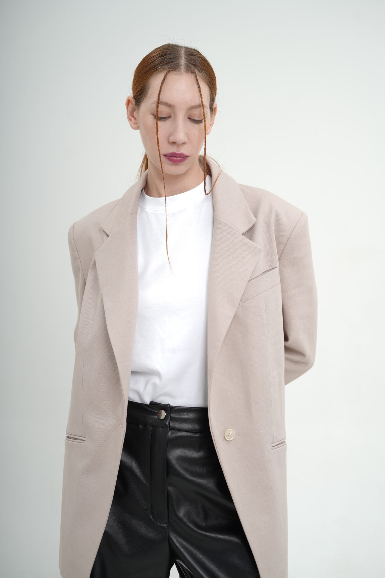 Жакет з розрізами на рукавах беж BRU