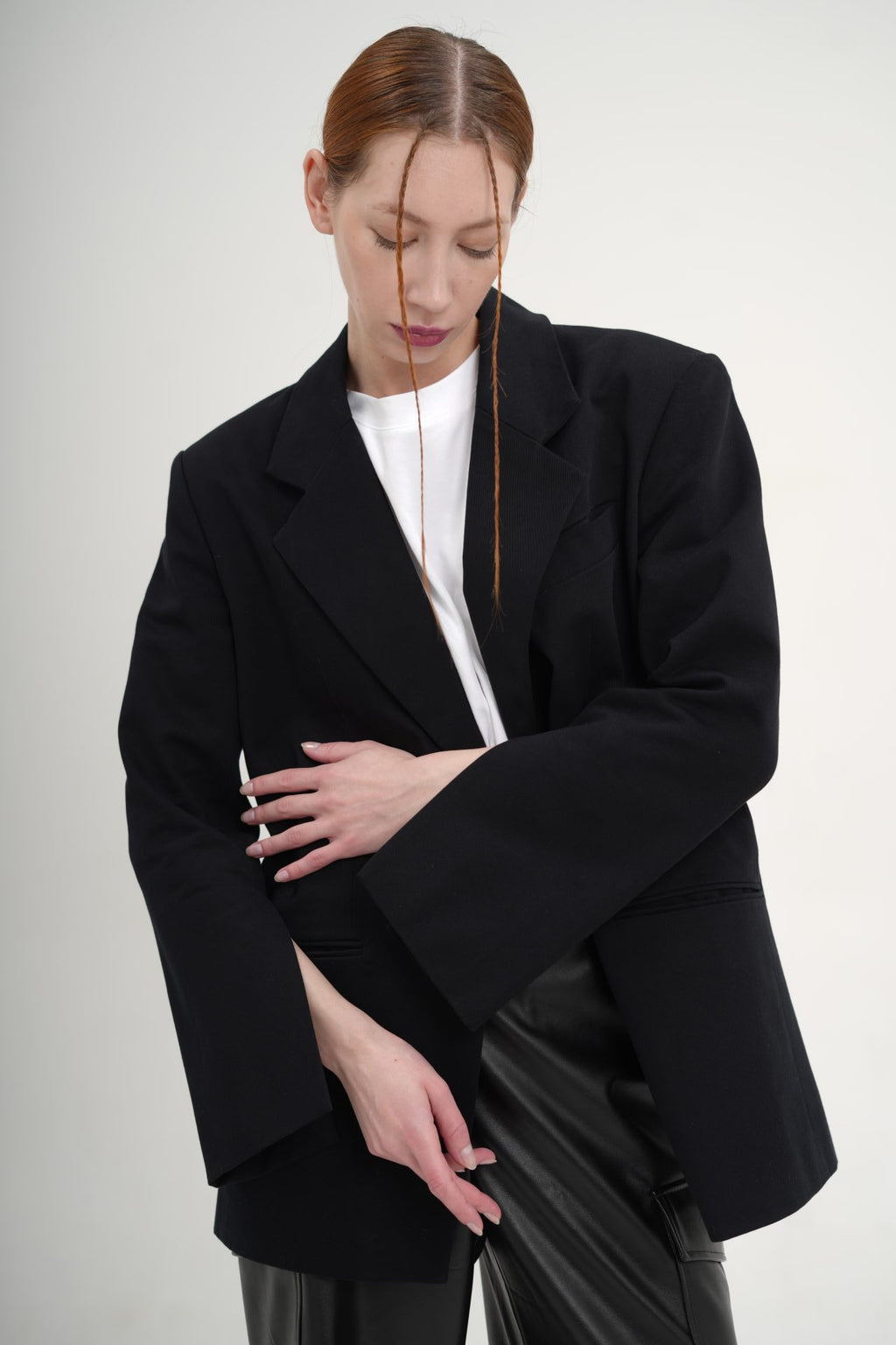 Bunda s rozparkami na rukávoch, čierna BRU