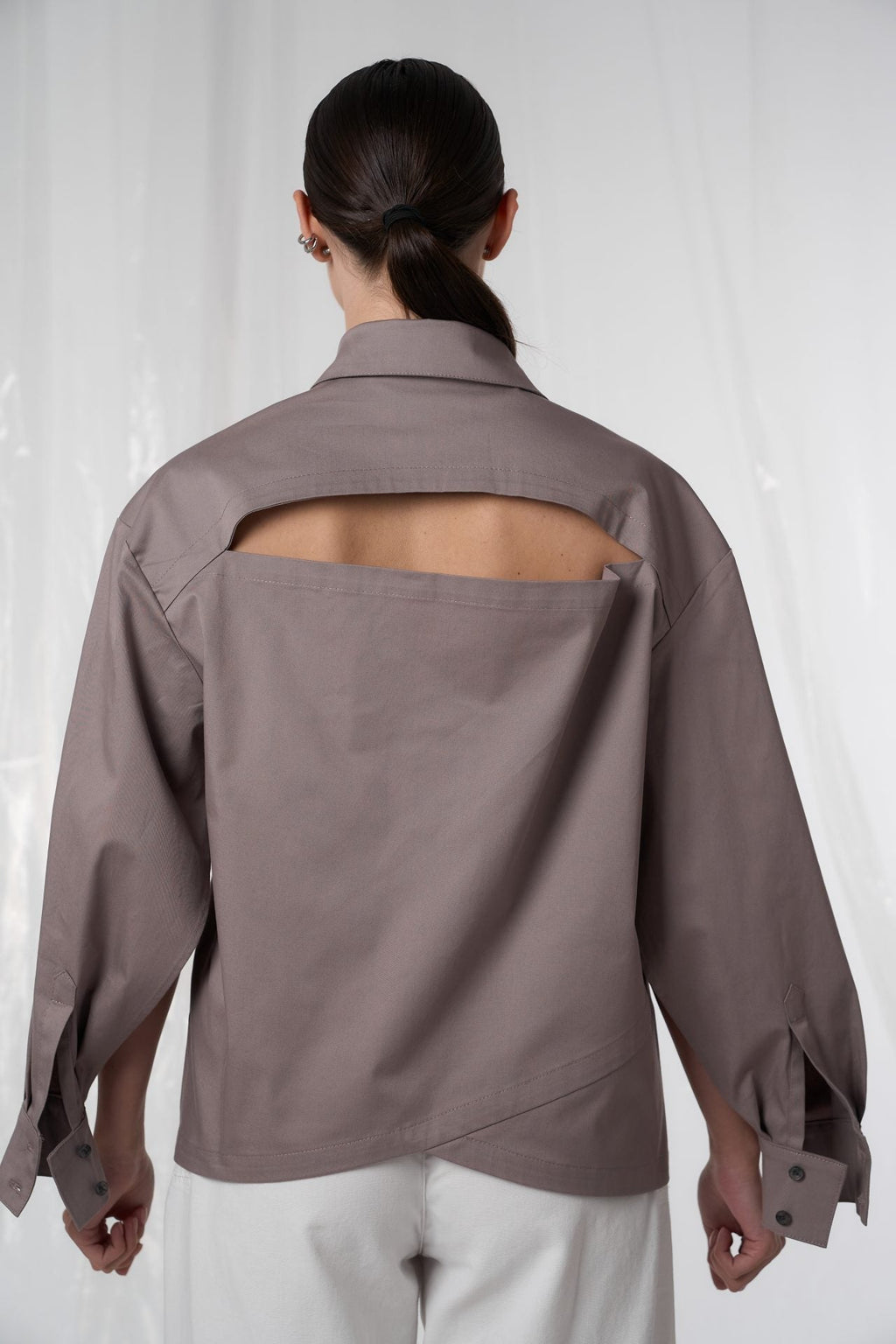 Сорочка з прихованими розрізами на рукавах (3 кольори) BRU