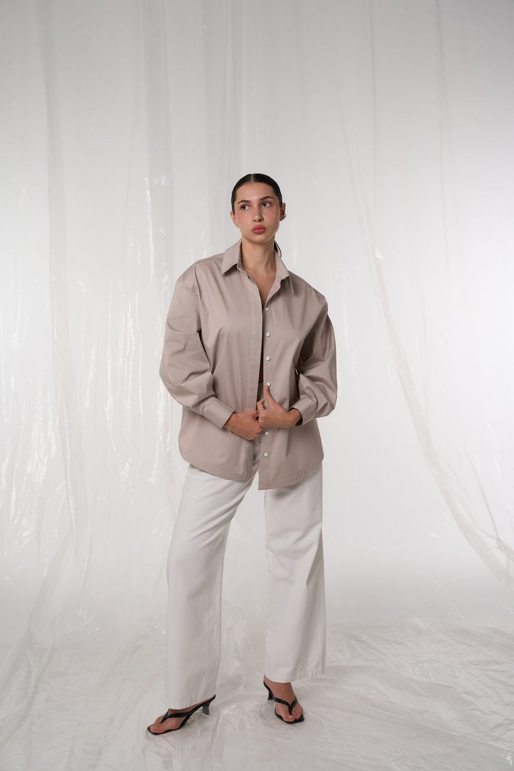 Сорочка з прихованими розрізами на рукавах (3 кольори) BRU