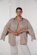 Сорочка з прихованими розрізами на рукавах (3 кольори) BRU