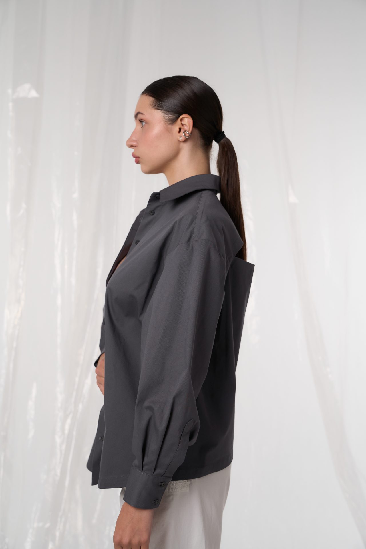 Сорочка з прихованими розрізами на рукавах (3 кольори) BRU