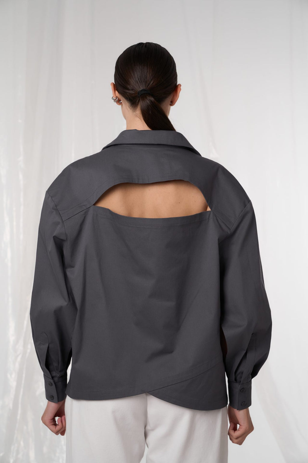 Сорочка з прихованими розрізами на рукавах (3 кольори) BRU