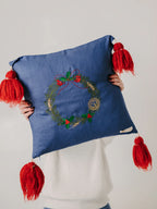 Наволочка лляна з вишивкою та шерстяними китицями Різдвяно-Новорічна SAVE yourself