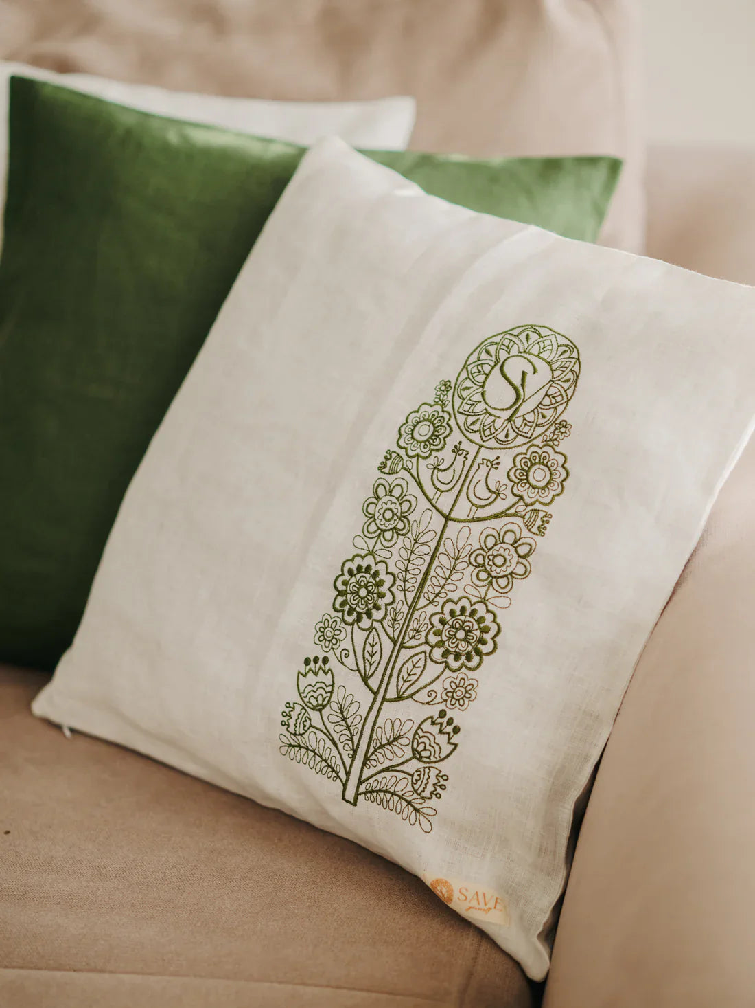 Наволочка лляна з вишивкою Дерево роду SAVE yourself