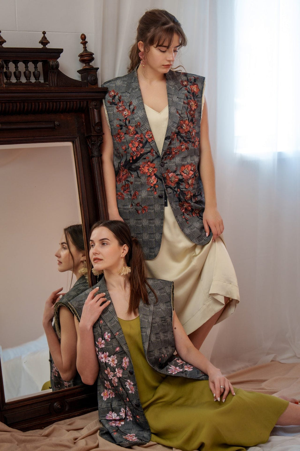 Жилет "Розквіт сакури” від LunaTart на Замовлення