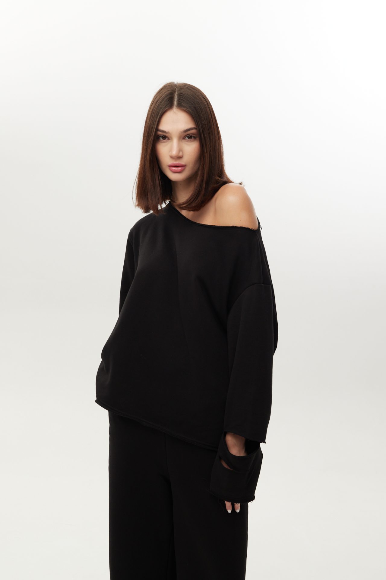 Світшот з розрізами на рукаві BRU