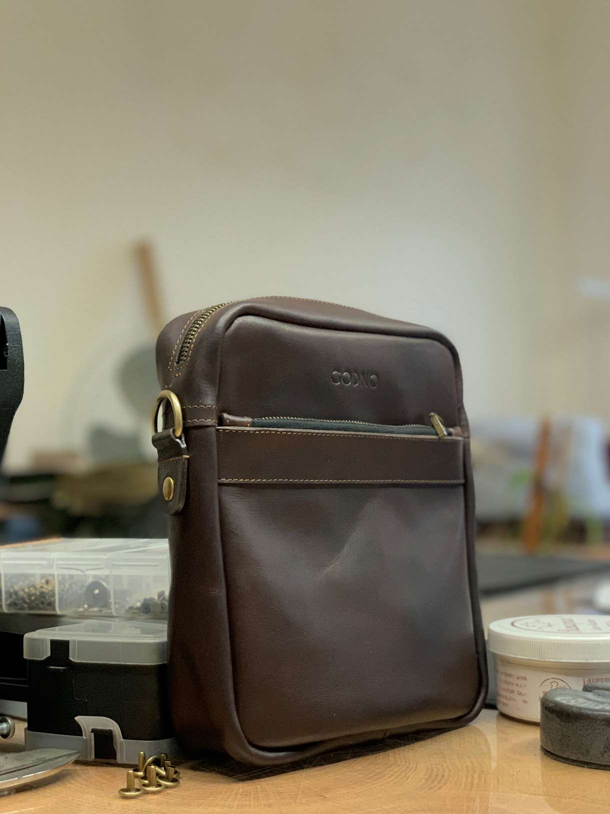 Сумка Brick bag middle шоколадний колір від GODNO