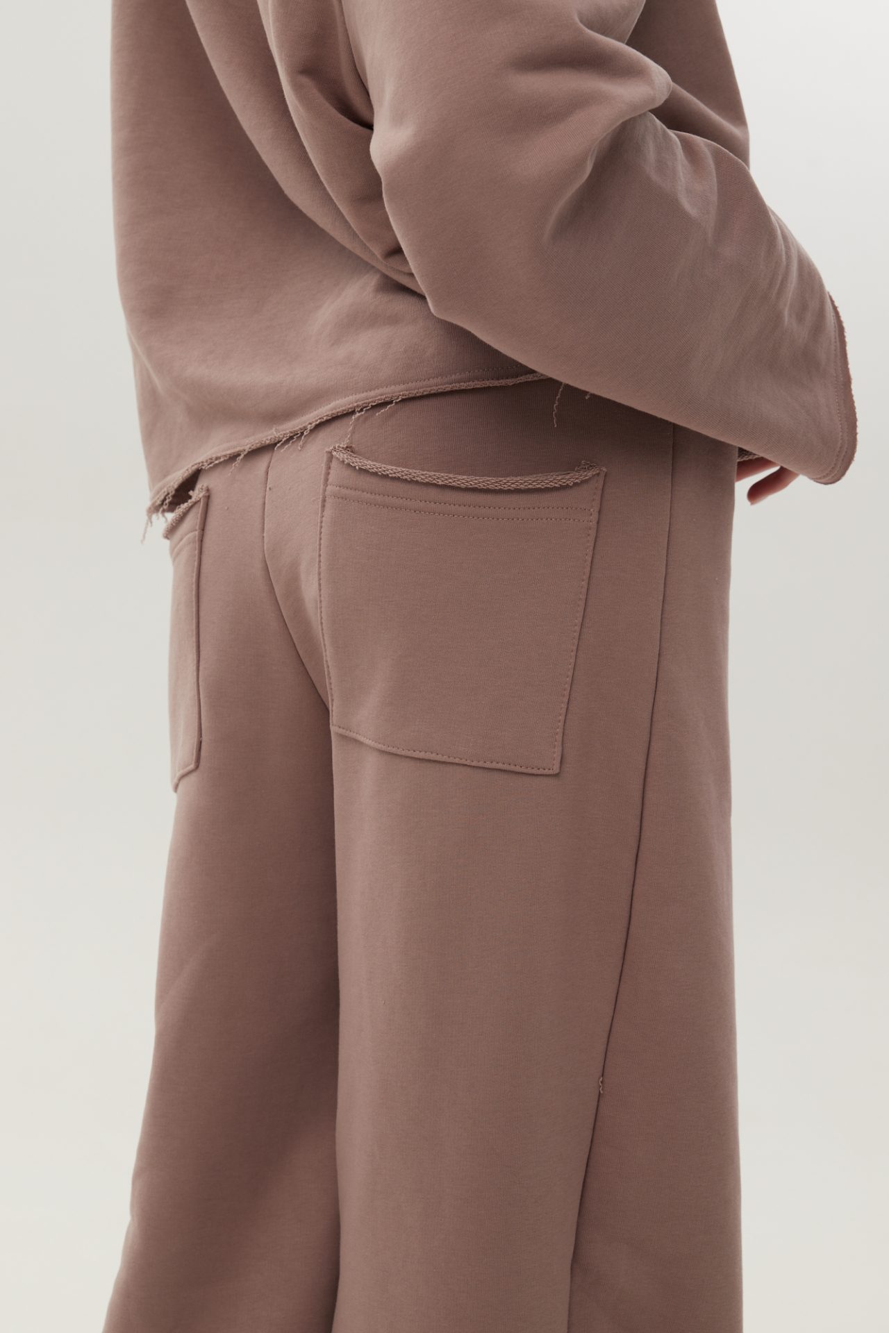 Трикотажні широкі брюки з розрізами BRU