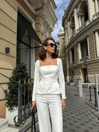 Елегантний костюм із поясом, молочний KA.EL