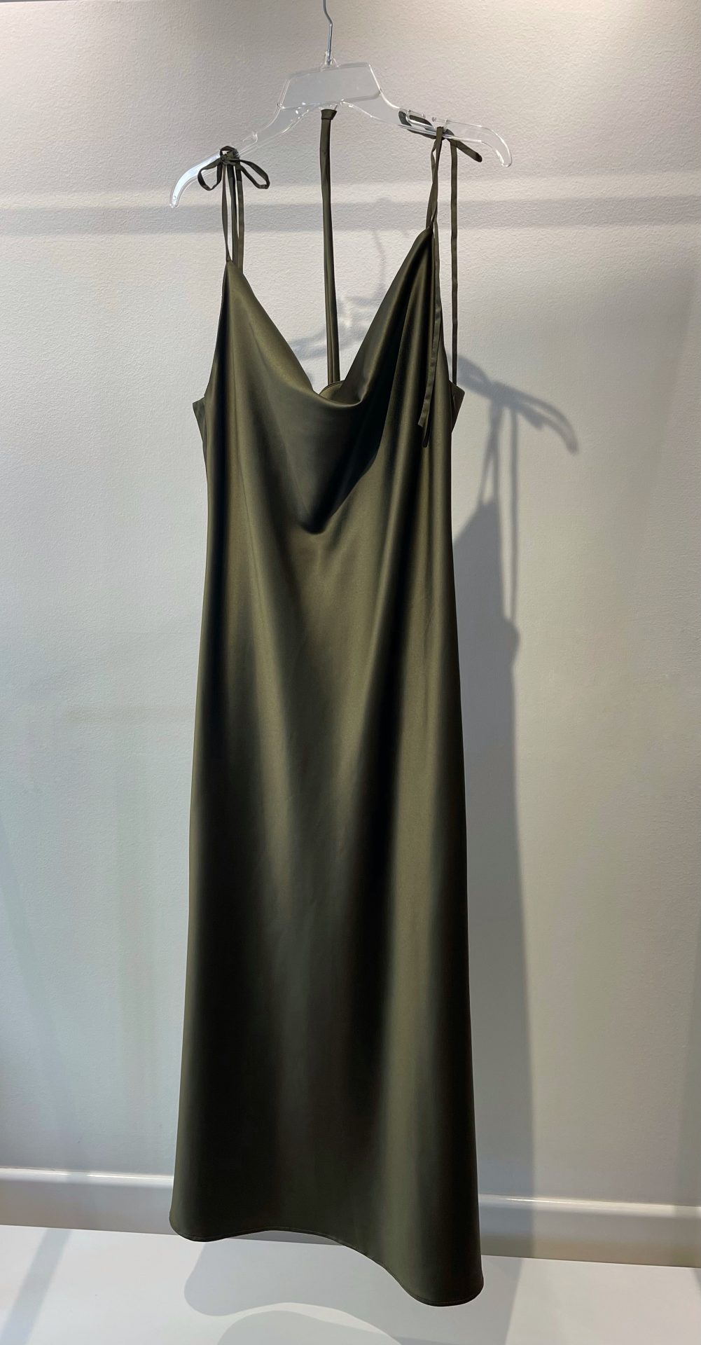 Hodvábne midi šaty Iren od FAYNA