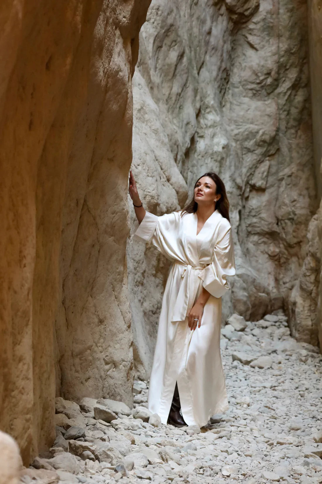 Халат-кімоно жіночий молочний з шовковистої віскози "LEGKA" SAVE yourself