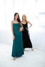 Hodvábne maxi večerné šaty Daisy od FAYNA