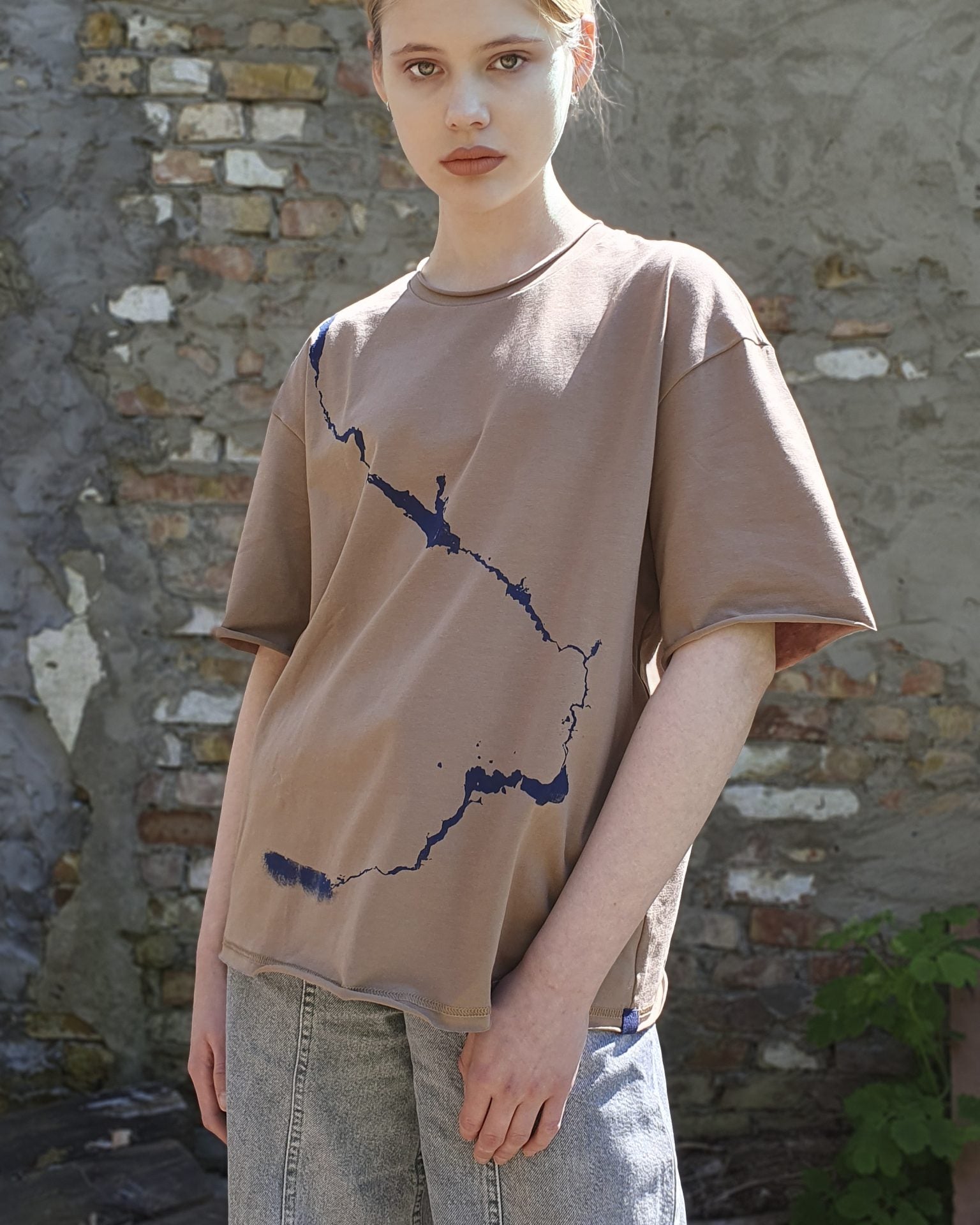 Футболка принт «Річка  Дніпро з назвами міст України» від бренду SomeUrbanMonk