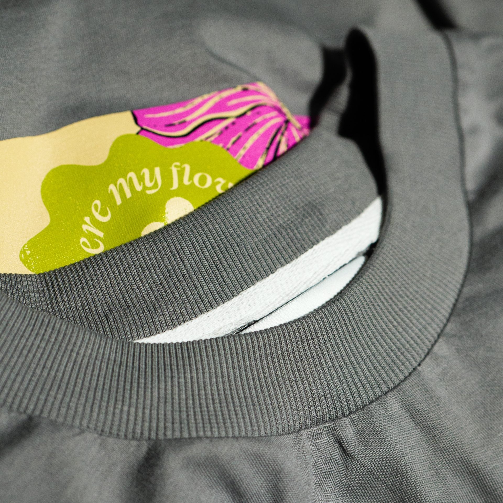 Unisex tričko Blooming Home Ružové od REBELpatterns