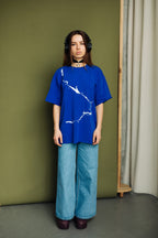 Tričko s potlačou „Rieka Dneper s názvami ukrajinských miest“ od značky SomeUrbanMonk