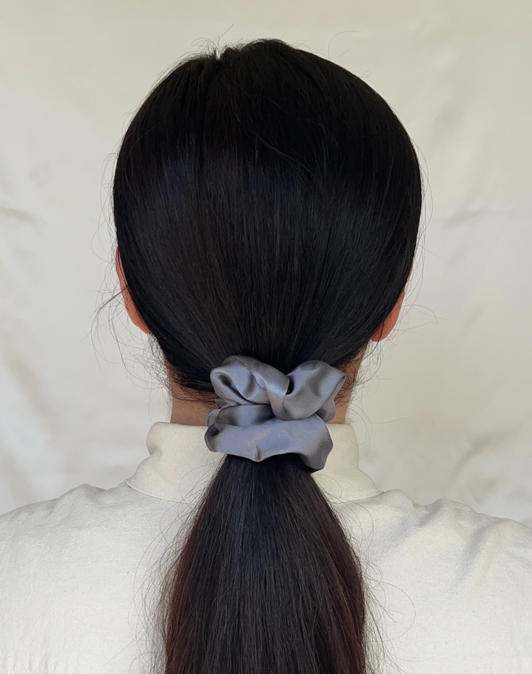 Шовкова резиночка "Пишна", багато кольорів, 17-19 момі