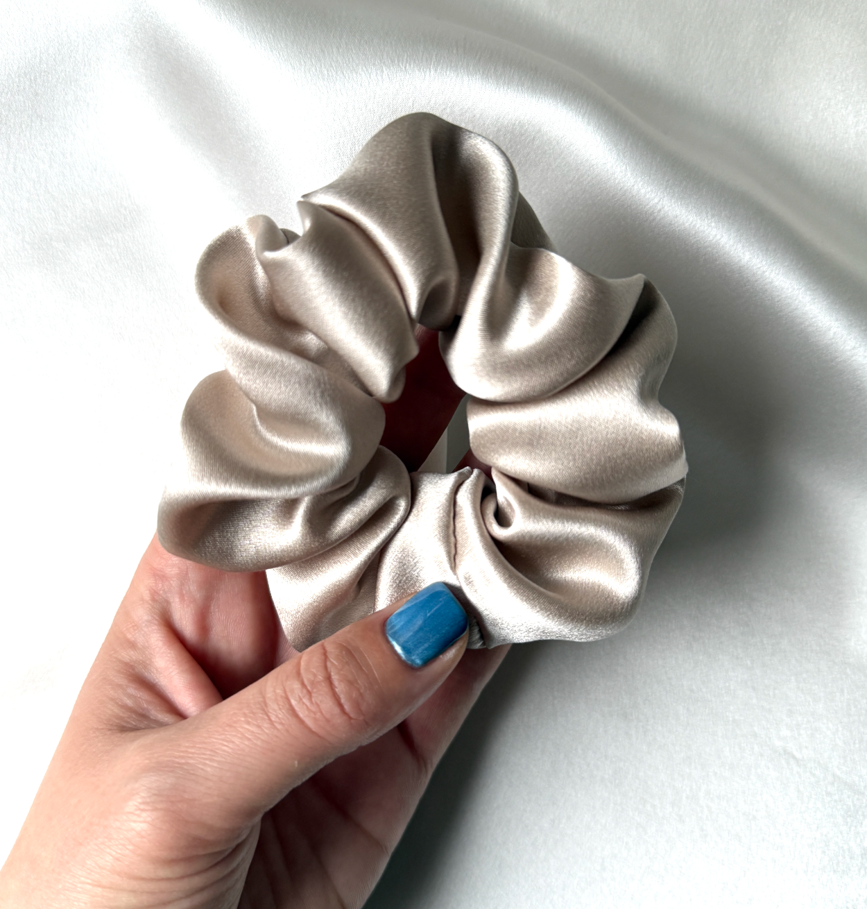 Шовкова резиночка "Пишна", багато кольорів, 22 момі