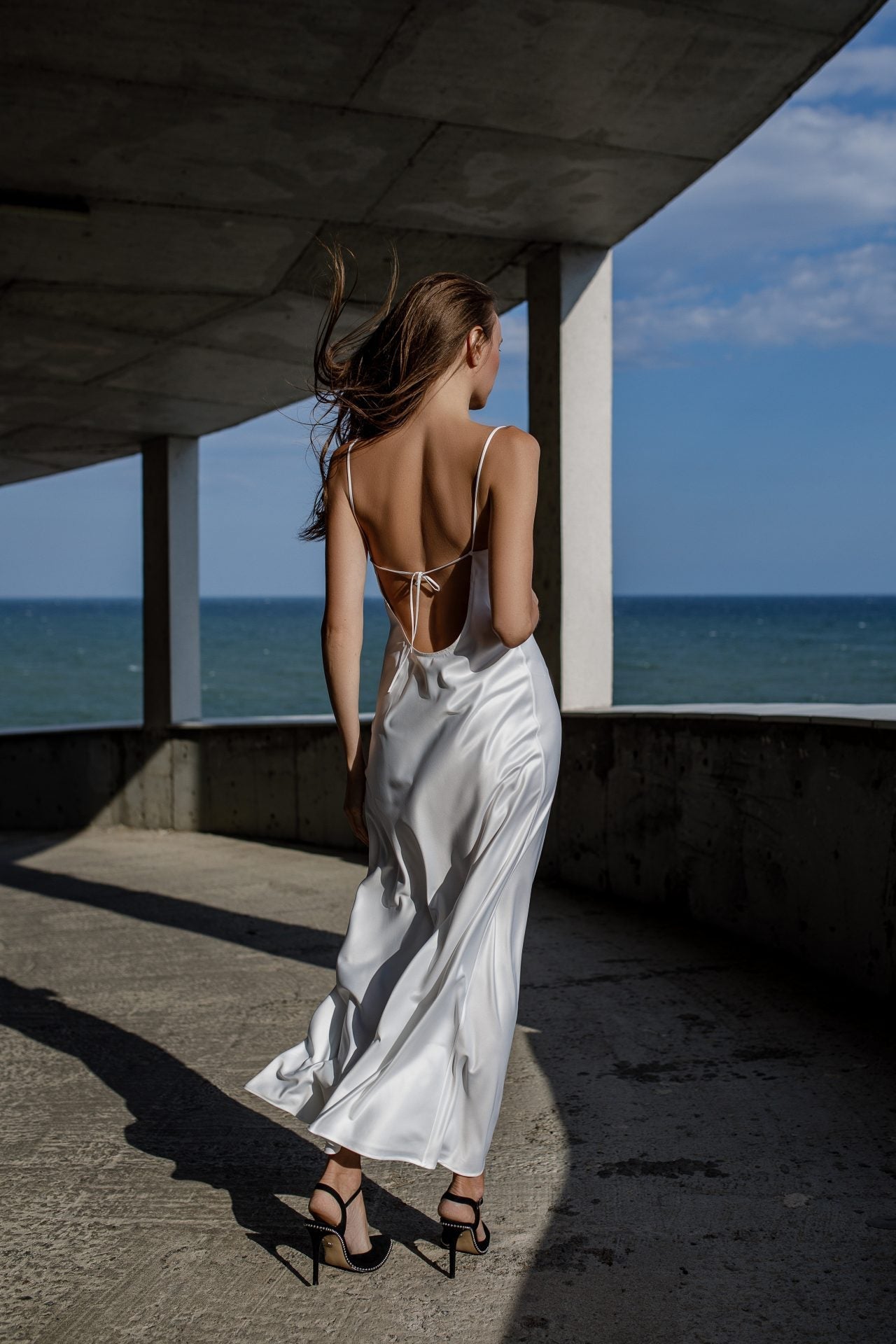 Hodvábne maxi večerné šaty Daisy od FAYNA