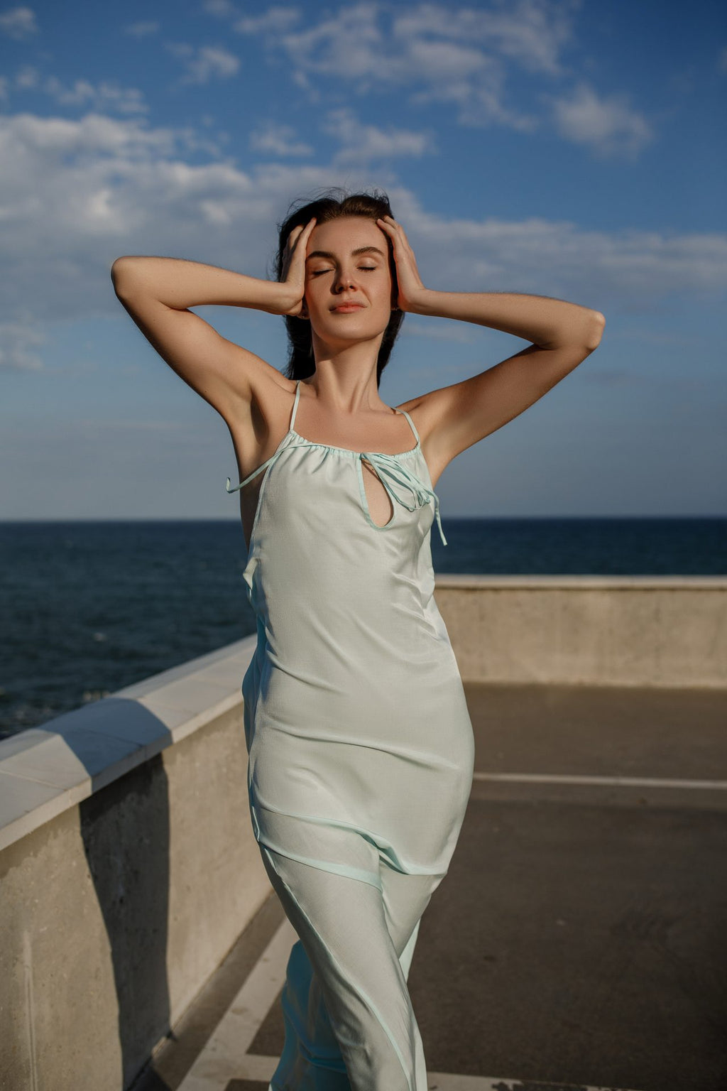 Літня сукня Олга з відкритою спиною від FAYNA