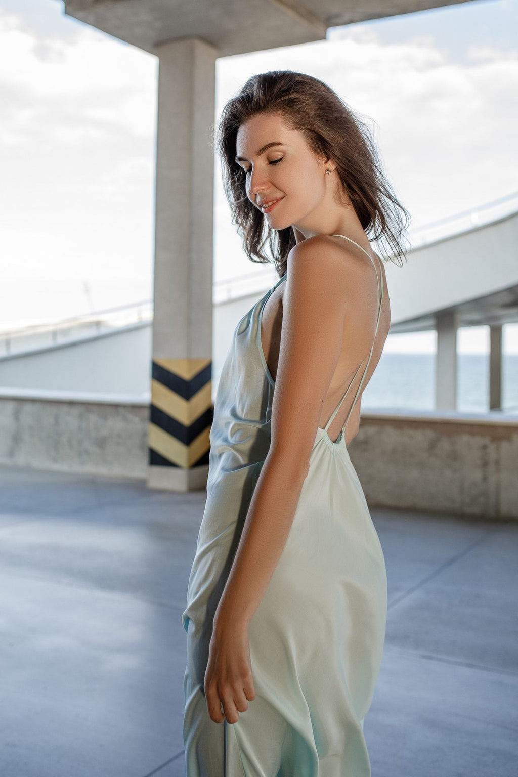 Літня сукня Олга з відкритою спиною від FAYNA