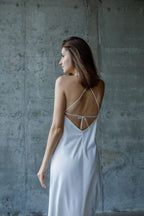 Hodvábne midi šaty od FAYNA