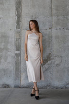 Hodvábne midi šaty od FAYNA