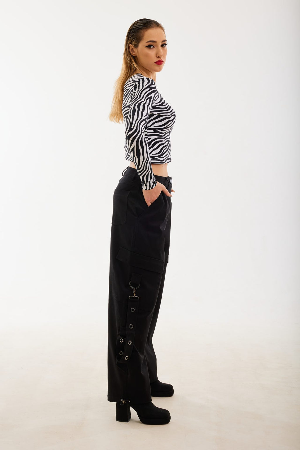 Карго чорні BRU