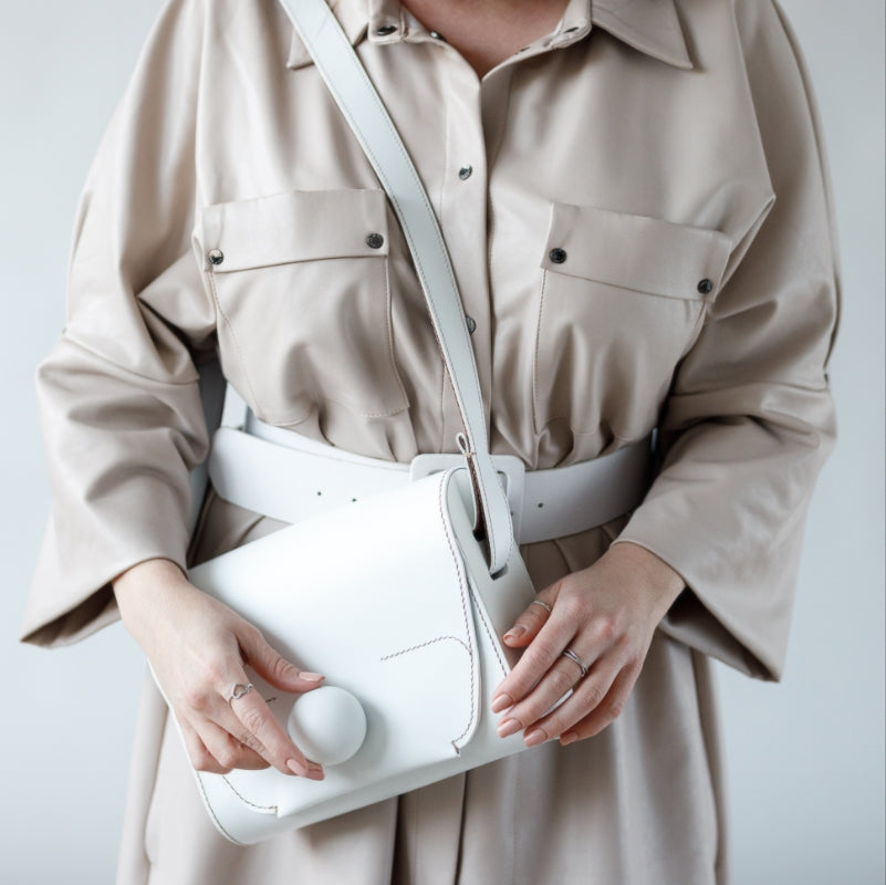 Кросбоді  JOY білий гладка шкіра з кулькою  від Synyava